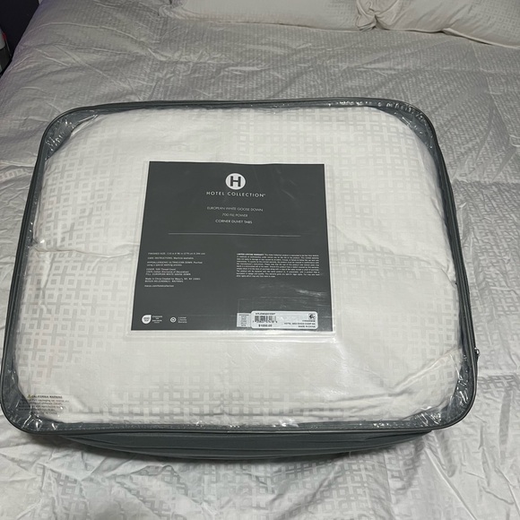 Hotel Collection European White Goose Down Comforter - Picture 3 of 4